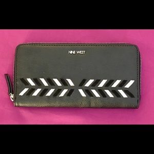 Nine West B & W Weave Pattern Zip Around Wallet